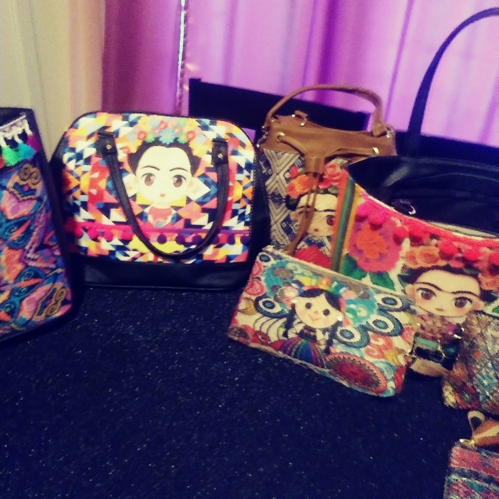 Frida.  Bags - Picture 4 of 5